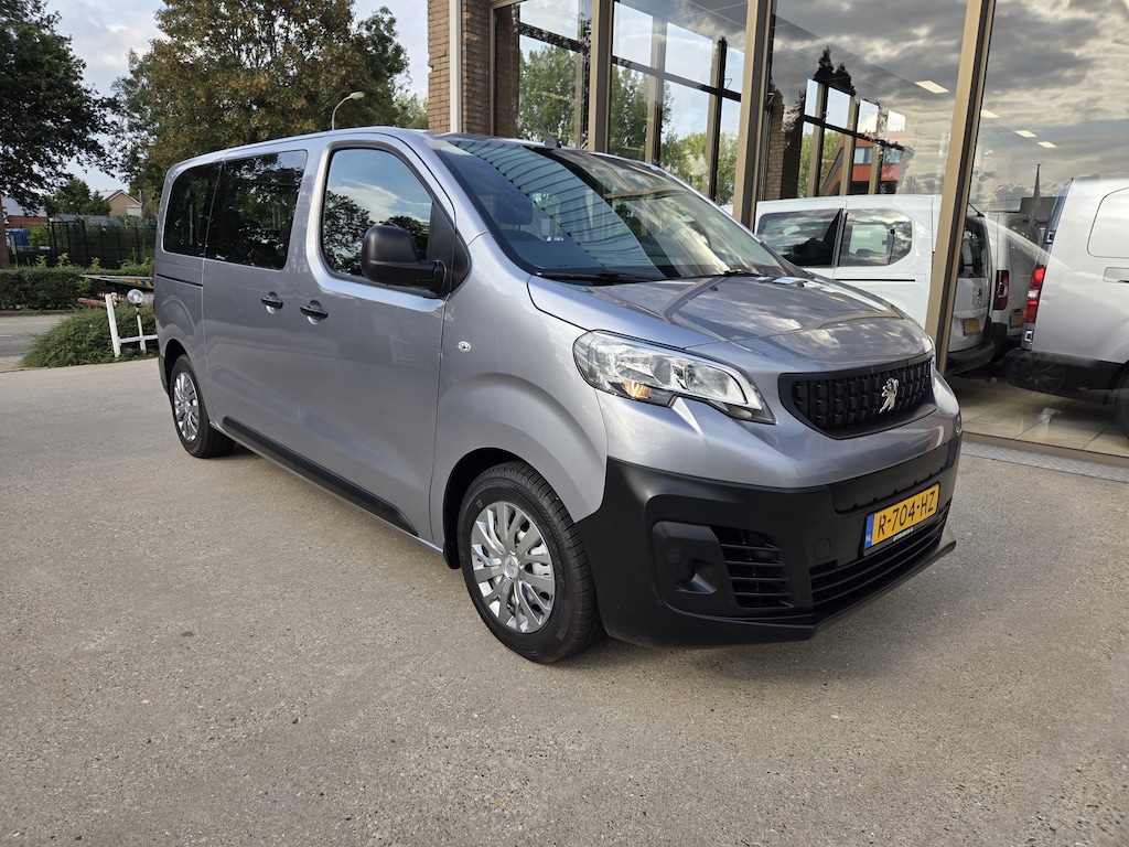 Peugeot e-Expert 50 kWh L2 9-Persoons Airco Panoramadak