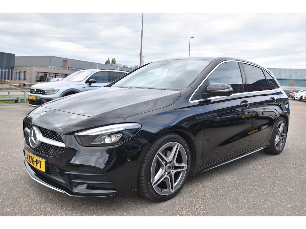 Mercedes-Benz B-klasse 180 Business Solution AMG , TREKHAAK , A UITRIJ CAM , LED KOPL , NAVI , V ST VERW ,