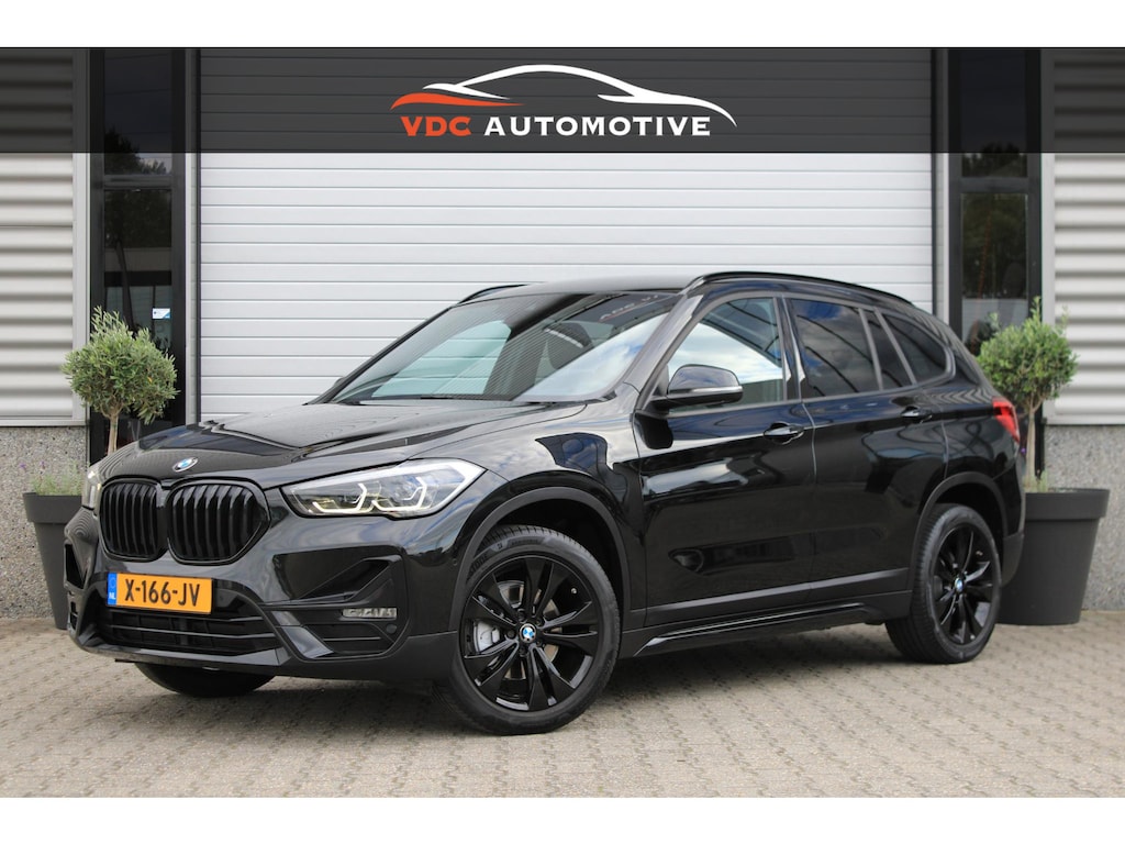BMW X1 sDrive18i Camera | Stoelverwarming | Navi | Leder | Stoelverwarming | Sportline | Zwarte Velgen | DAB