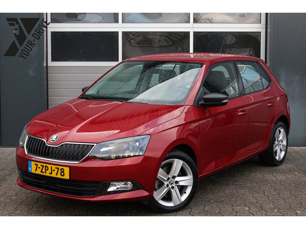 Skoda Fabia 1.2 TSI DSG First Edition Ambition | Trekhaak | Zeer nette auto van de 1e eigenaar en volledig onderhouden