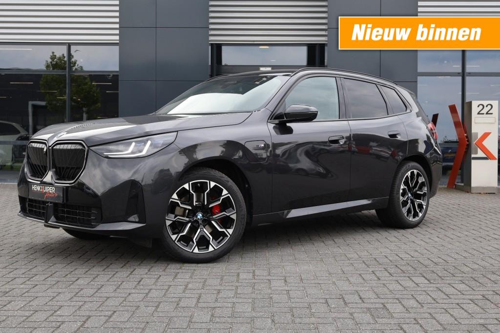 BMW X3 30e xDrive M-Sport pakket pro / Panodak / Trekhaak wegklb./ 20 Inch LM / Harman Kardon / BMW Live cockpit