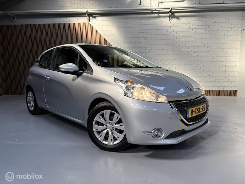 Peugeot 208 1.4 VTi Envy|Airco|Cruise Control|Sensoren|