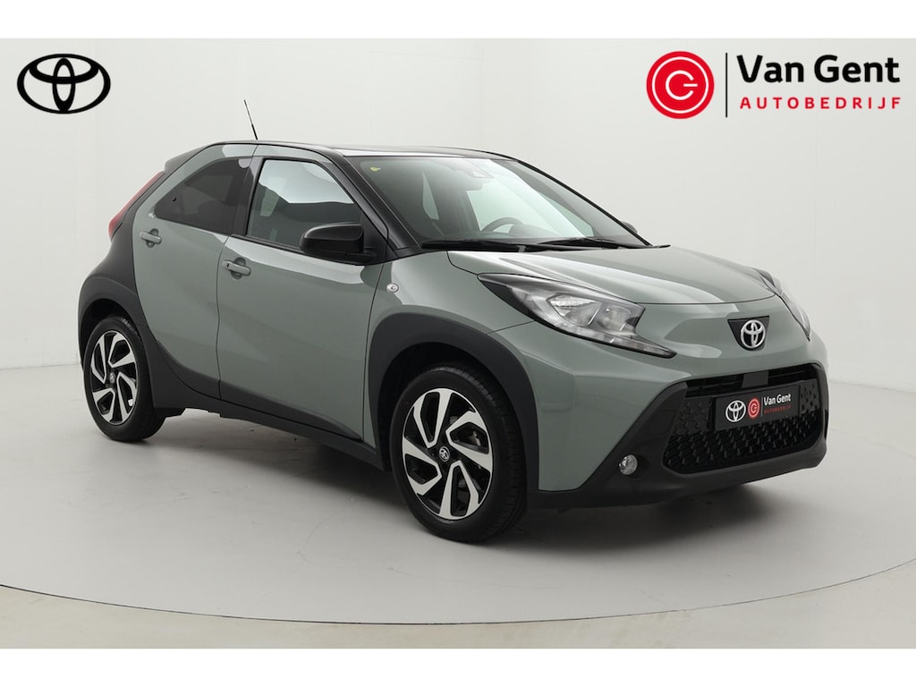 Toyota Aygo X 1.0 VVT-i S-CVT Pulse | Apple Carplay / Android Auto | Parkeersensoren voor/achter | Keyless | Adaptive Cruise | Clima | Camera | 17 inch | Privacy glas