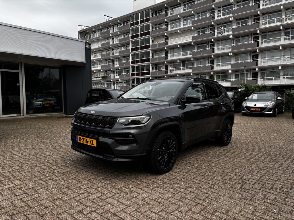 Jeep Compass 4xe 190 Plug-in Hybrid Electric Night Eagle Navi 19"lm Acamera Nap