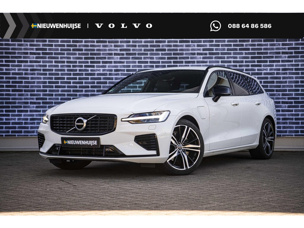 Volvo V60 2.0 T6 Recharge AWD R-Design | Trekhaak | Adaptieve Cruise Control | Koplampen adaptief | Stoel en Stuurverwarming | 19" | Harman & Kardon | Getint glas |