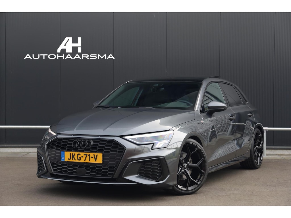 Audi A3 Sportback 40 TFSI e S-Line Pano Stoelverwarming B&O Clima Black Optic Getint Glas CarPlay 19 inch!
