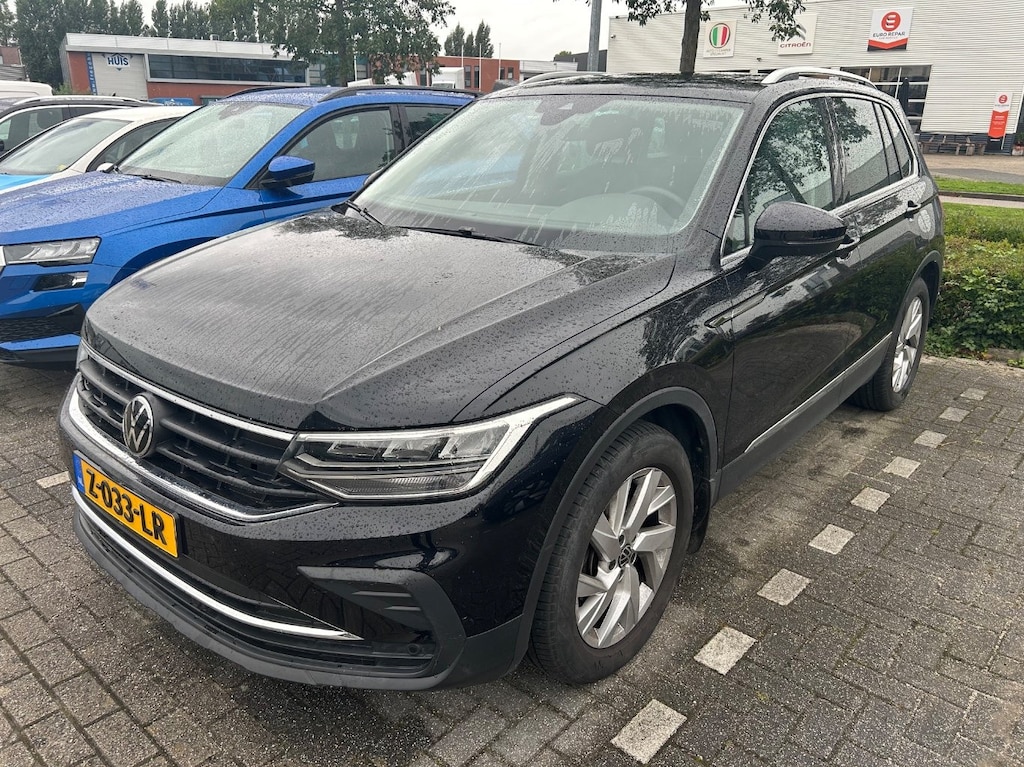 Volkswagen Tiguan 1.5 TSI 150 pk Life 7-DSG | Wegklapbare Trekhaak | Achteruitrijcamera | Stoel/stuur verwarming | ACC |