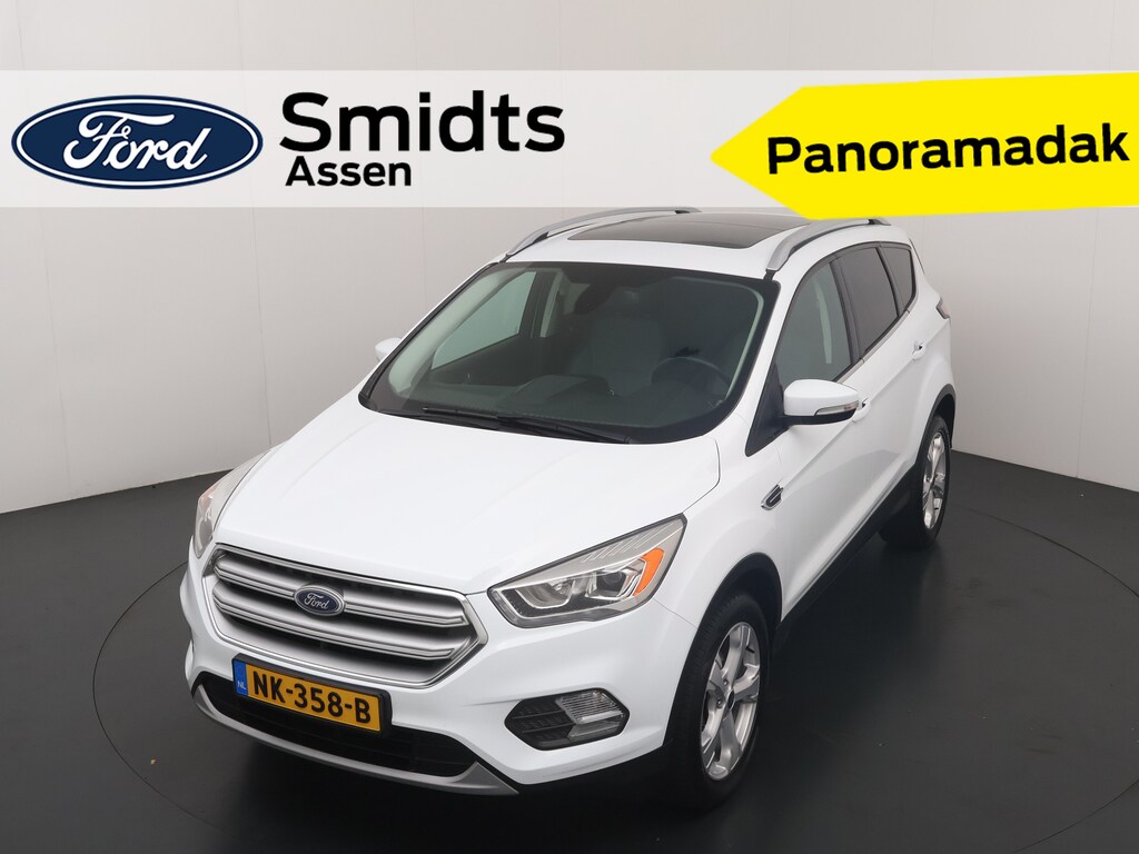 Ford Kuga 1.5 EcoBoost Titanium 150pk | Pano | Trekhaak | Cruise | Climate Control | NL auto | Apple/Android auto | All seasons |