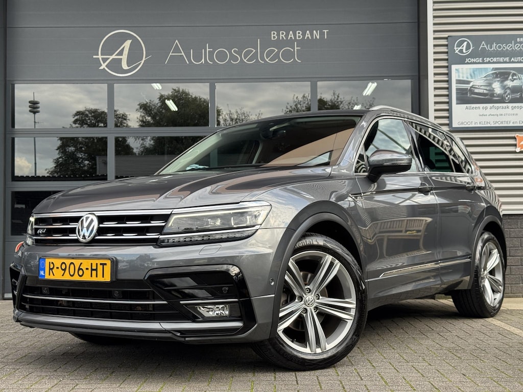 Volkswagen Tiguan 1.4 TSI ACT R-Line Pano | Camera | Trekhaak