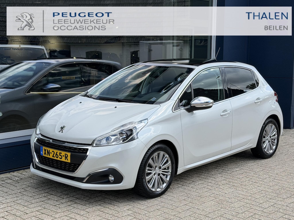 Peugeot 208 1.2 110PK Turbo Allure | Automaat | Navigatie | Apple Carplay/Android Auto | Panorama dak | Lichtmetaal | Cruise Control | Climate Control | Parkeercamera | Sensoren achterzijde