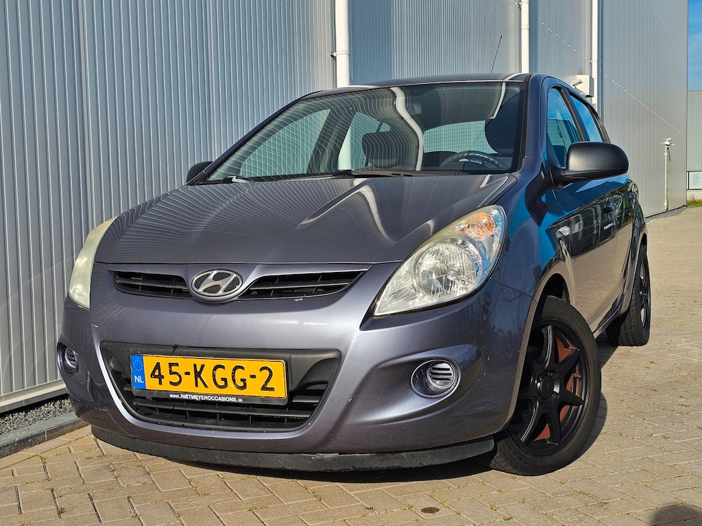 Hyundai i20 1.2i ActiveVersion BJ 2009 5-drs APK 04-2027