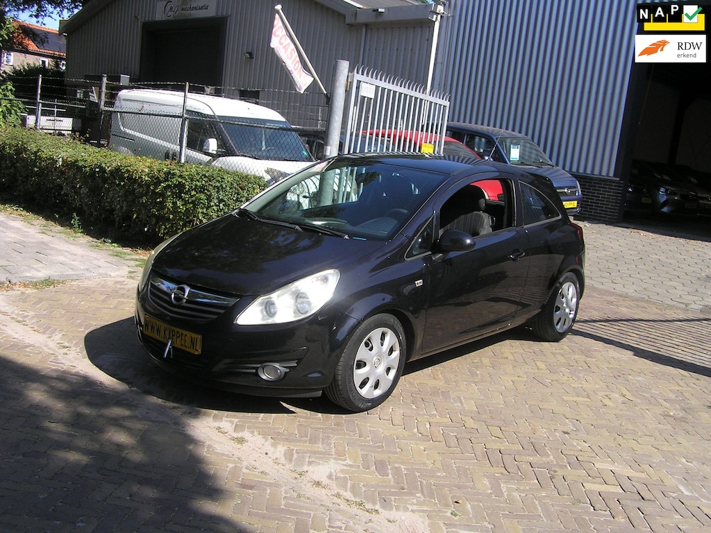 Opel Corsa 1.4-16V Enjoy 135 d km nap 1e eigenaar airco nieuwe apk