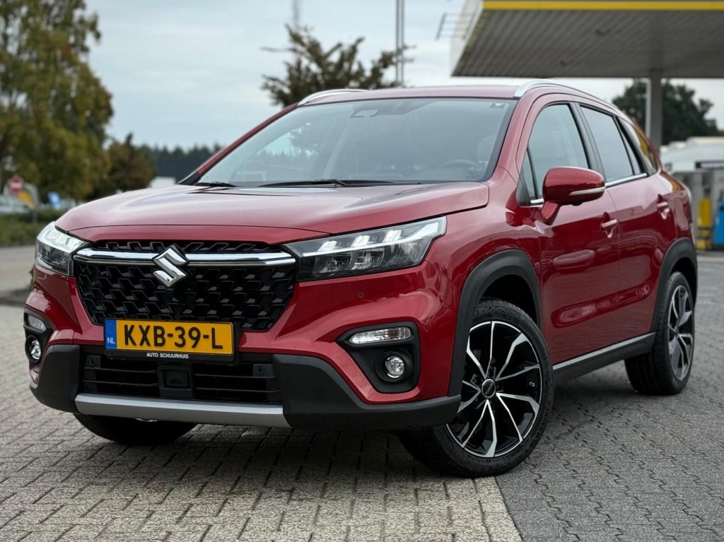 Suzuki S-Cross 1.5 HYBRID A/T STYLE TREKHAAK PANO 360CAMERA CARPLAY NAVI ADD. CRUISE
