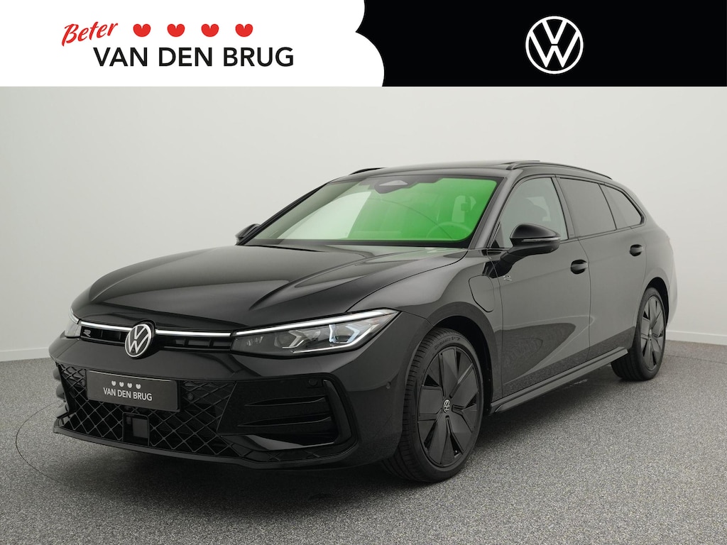 Volkswagen Passat Variant R-Line 1.5 eHybrid 272 PK | LED Matrix IQ | Panoramadak | Leder | Head-Up Display | DCC | Harman / Kardon | Side Assist | Elek. Kofferklep | Trekhaak | Elektrisch Verstelbare Stoelen | 360 Camera |