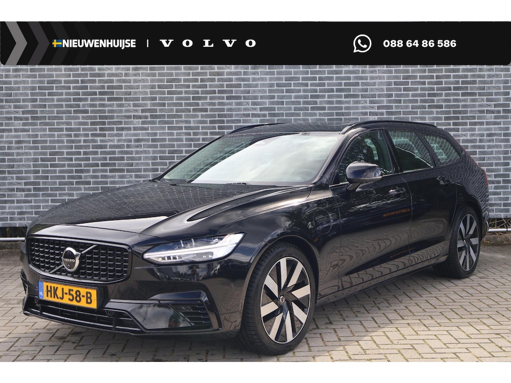 Volvo V90 2.0 T8 Plug-in Hybrid AWD Ultra Dark | PHEV Long Range | Trekhaak | Panoramadak | Head-up Display | Harman Kardon Audio | 360 Graden Camera | Keyless Entry | Elektrische Achterklep | Elektrisch Verstelbare Voorstoelen | Stoelverwarming voor en achter | Cruise Control Adaptief | BLIS | Google Navigatie | Apple Carplay | Android Auto