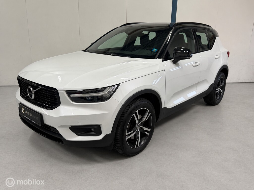 Volvo XC40 2.0 T4 AWD R-Design AUTOMAAT / CARPLAY