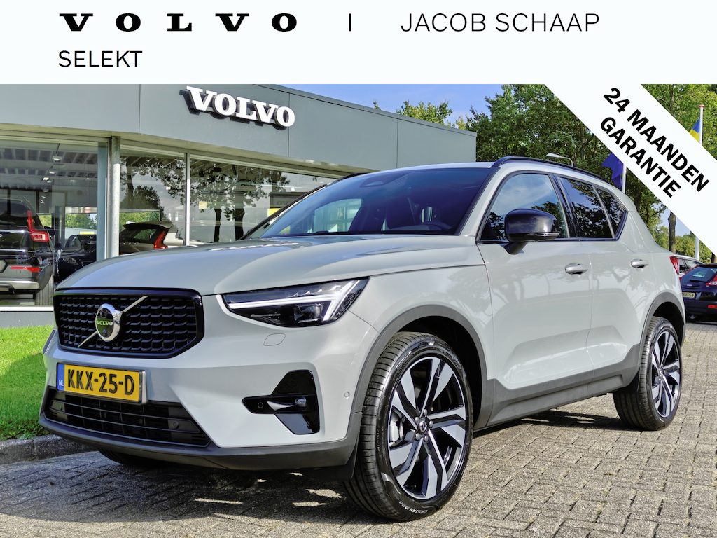 Volvo XC40 B4 211PK Plus Dark | 360 | H&K | Trekhaak | Schuif/kantel dak | Nubuck | 20" | Memory | Stoel/stuurverwarmd |
