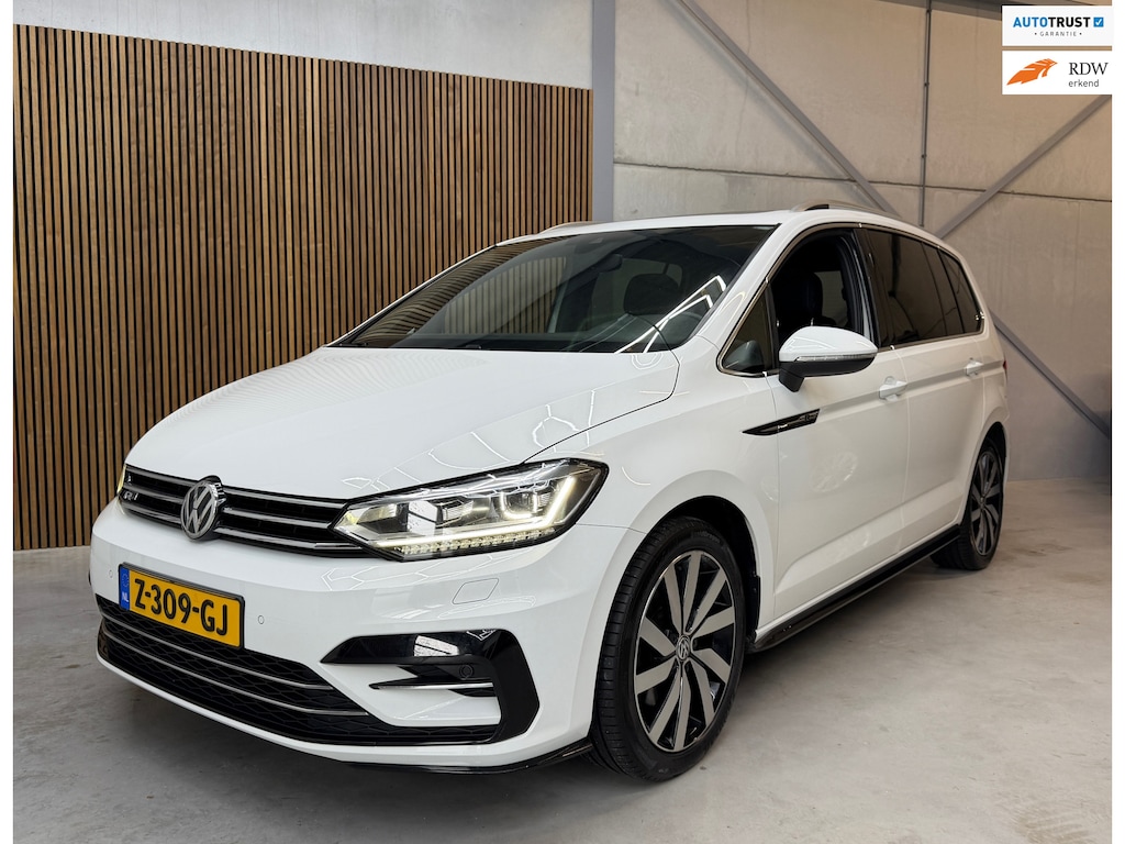 Volkswagen Touran 1.5 TSI Highline Business R-LINE 7p AUOTMAAT | PANO | LED |