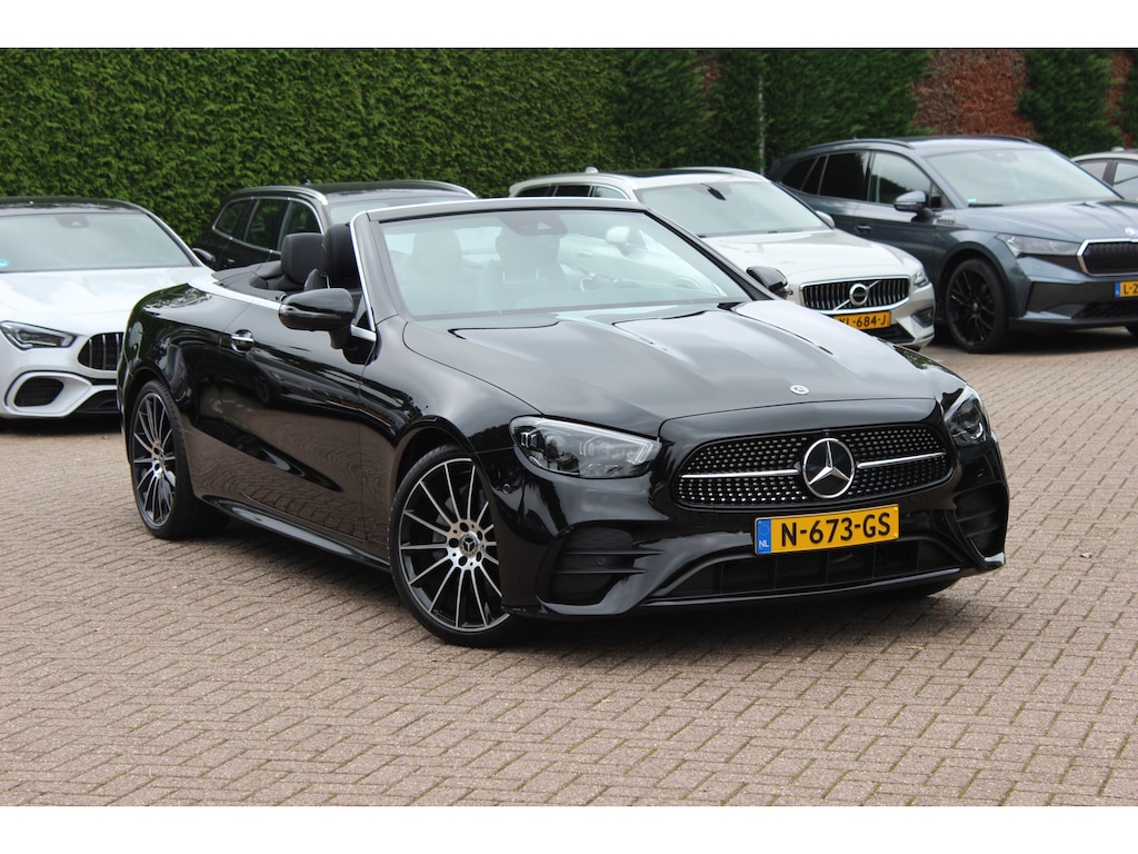 Mercedes-Benz E-klasse Cabrio 200 AMG Line / Nieuwstaat / Camera / Burmester / Luxe Leder / Memory Seats / 19'' / Matrix LED / Nekverwarming / CarPlay / Sfeerverlichting / Windscherm / Stoelverwarming+Ventilatie / DAB / Cruise Control