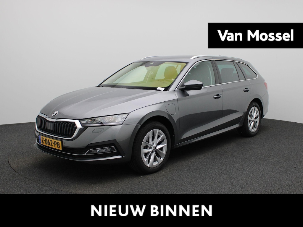 Skoda Octavia Combi 1.4 TSI iV PHEV Business Edition | Automaat | Virtual cockpit | Stoel verwarming | Navigatie | Apple CarPlay / Android Auto | Lichtmetalen velgen | Parkeersensoren | Keyless Start | Elec. Achterklep | Cruise control