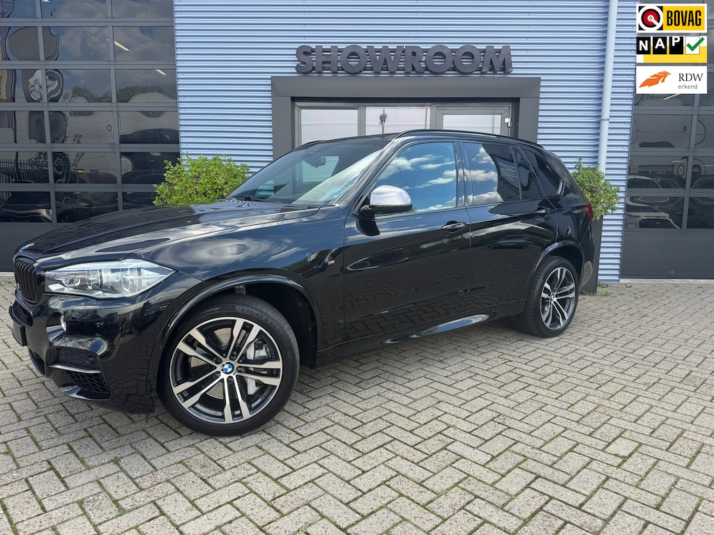 BMW X5 M50d PANO|LEDER|TREKHAAK|DEALER ONDERHOUDEN|STOEL EN STUURVERWARMING