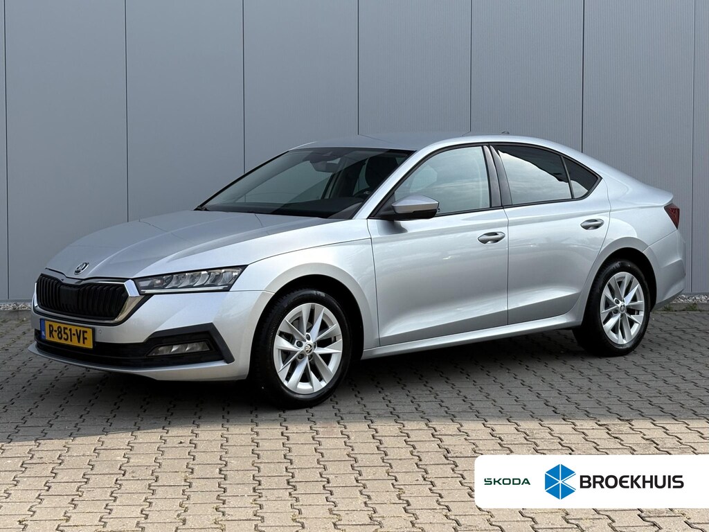 Skoda Octavia 1.5 e-TSI Sport Business / All-season banden / Trekhaak 1300 kg geremd / Apple Carplay/Android Auto / Navigatie via carplay / Cruise control / Volledig Dealer onderhouden / | All-season banden | Apple Carplay/Android Auto | Cruise control