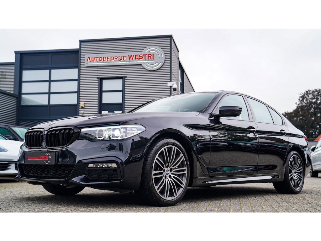 BMW 5-Serie 530i High Executive | Head Up Display | Panorama dak | Achteruitrijcamera | Apple Carplay | Harman/Kardon