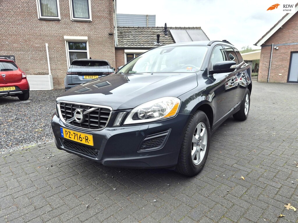 Volvo XC60 2.0 D4 Kinetic Automaat Navi Clima Cruise Half Leer Trekhaak