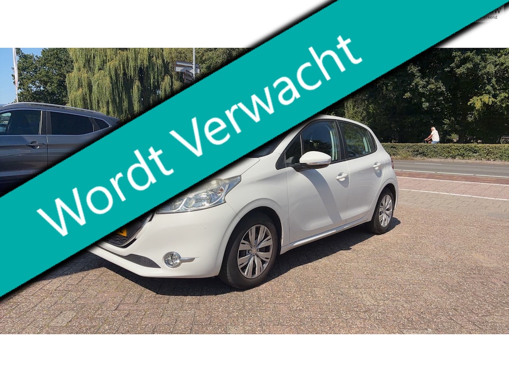 Peugeot 208 1.2 VTi Envy 5-deurs Clima Cruise Navi PDC Trekhaak Historie