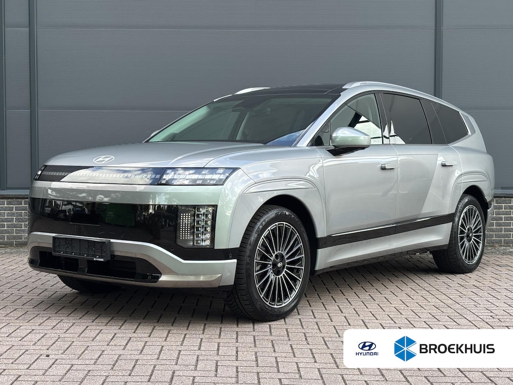 Hyundai Ioniq 9 Lounge AWD 6p. 110.3 kWh / Voor-achter stoelverwarming / Voor-achter stoelverkoeling / BOSE geluidsysteem / Warmtepomp / Elektrisch verstelbare voorstoelen met geheugen / 360° camera / Dodehoekcamera / Panoramisch glazen dak / Verwarmd stuurwiel / Vehicle-to-Load / 800V snellaadsysteem /