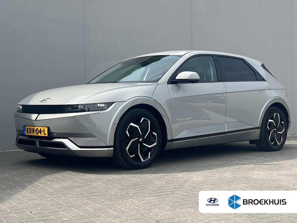 Hyundai Ioniq 5 Connect 77.4 kWh / Fabrieksgarantie tot 05-2028 / Accu SoH 100 % / 1.600 kg trekgewicht / WLTP 507 km stad 710 km / CCS snel laden / Elektr. stoelen & klep / Stuur-, stoel- en achterbankverwarming / 19" LM wielen /