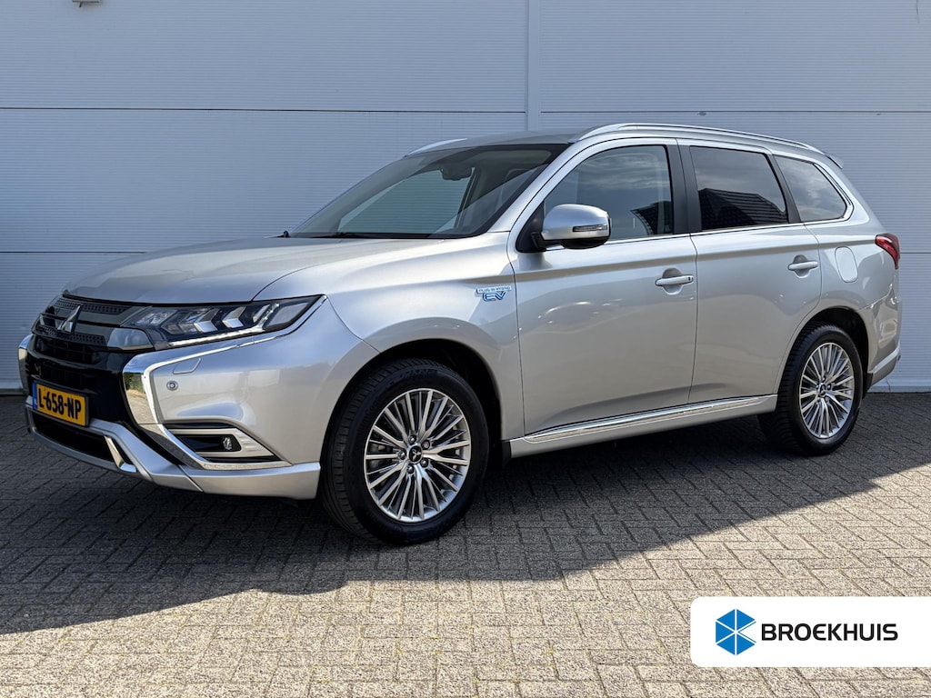 Mitsubishi Outlander 2.4 PHEV Intense / Trekhaak ( 1500 kg ) / Apple Carplay/Android Auto / Cruise control / | Apple Carplay/Android Auto | Comfort-tec synthetisch lederen bekleding | LED koplampen