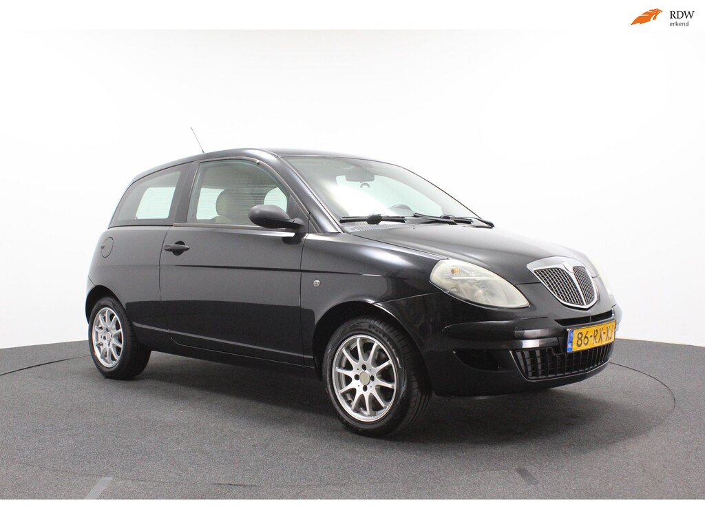 Lancia Ypsilon 1.2 Argento | Airco | Sportvelgen | APK 16-10-2027 | Elektrische ramen