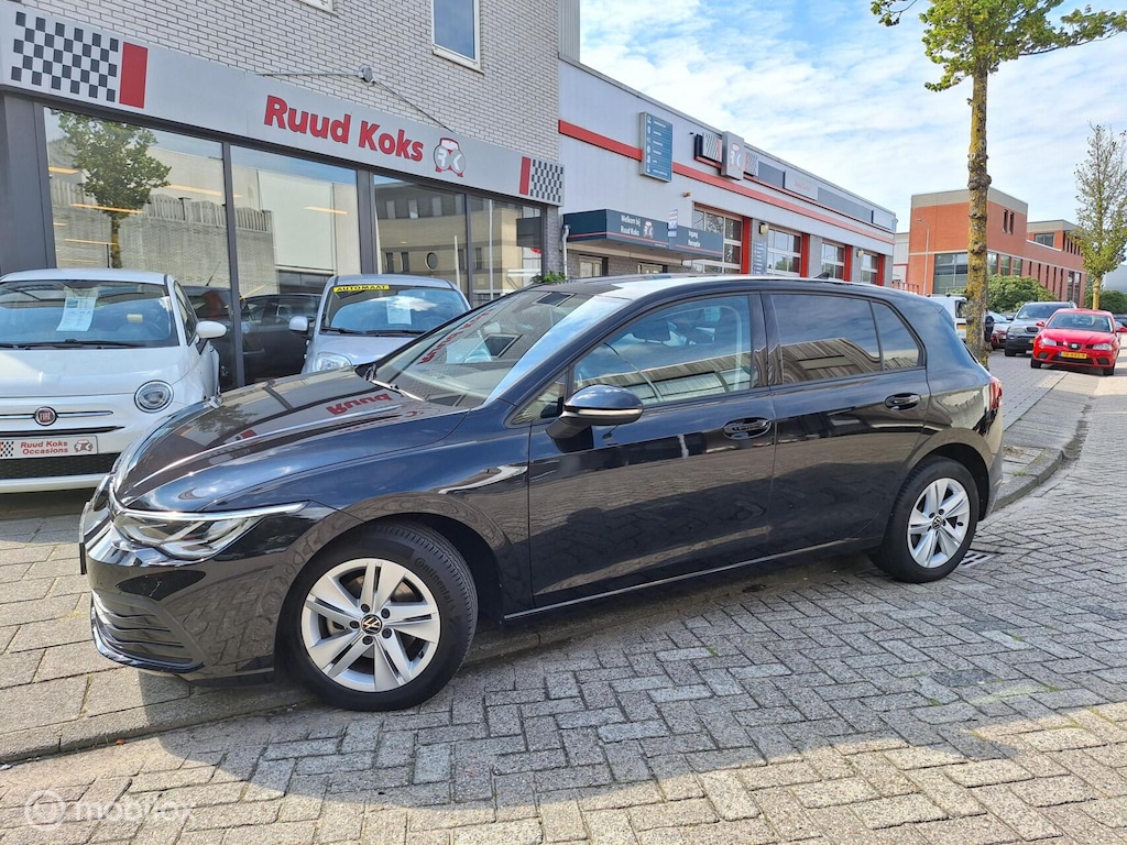 Volkswagen Golf 1.0 TSI LIFE • Dealer onderhouden • Carplay •
