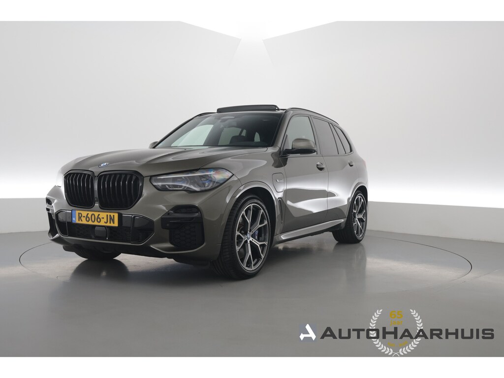 BMW X5 xDrive45e M Sport | Orgi. NL | Skylounge | Active steering | Carbon int. | Massage | HUD | Laser | H&K Audio |