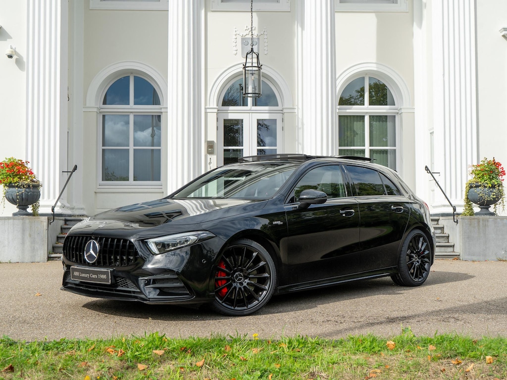 Mercedes-Benz A-klasse AMG 35 4MATIC Premium | Pano | Kuipstoelen | Head-up | Head-up | Burmeister |