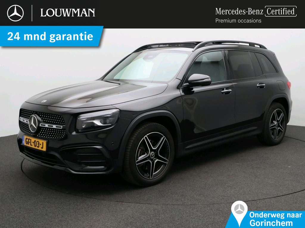 Mercedes-Benz GLB 180 AMG Line AMG Line | Night Pakket | Panorama Schuif-Kanteldak | MBUX Augmented Reality navigatie | Parkeerpakket met achteruitrijcamera | Sfeerverlichting. Inclusief 24 maanden Mercedes-Benz Certified garantie voor Europa.