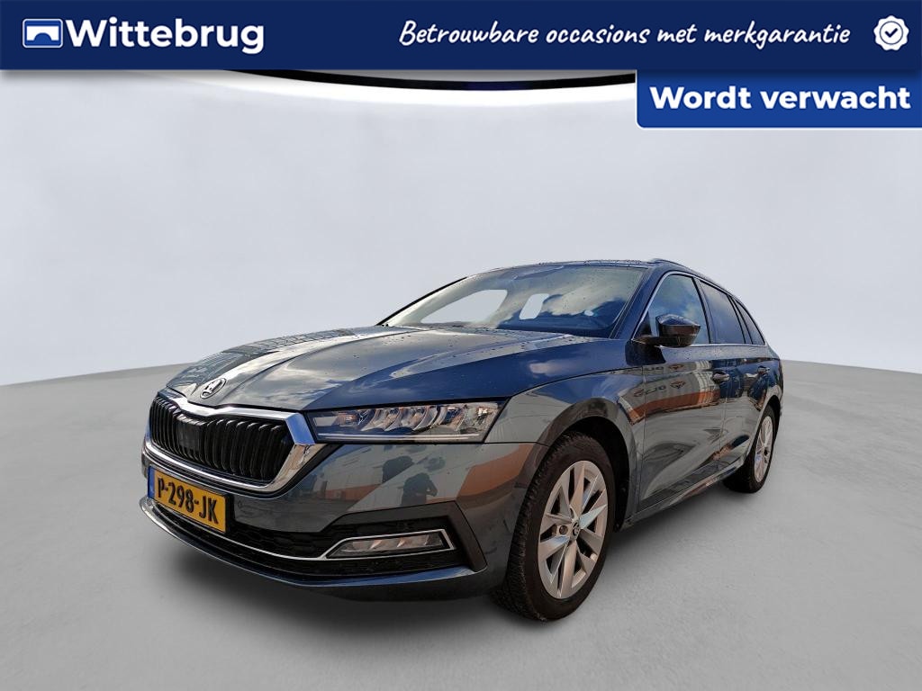 Skoda Octavia Combi 1.0 e-TSI 110pk Business Edition DSG Automaat / Navigatie / LM 17 inch / Head up display / Parkeersensoren / LED / APP