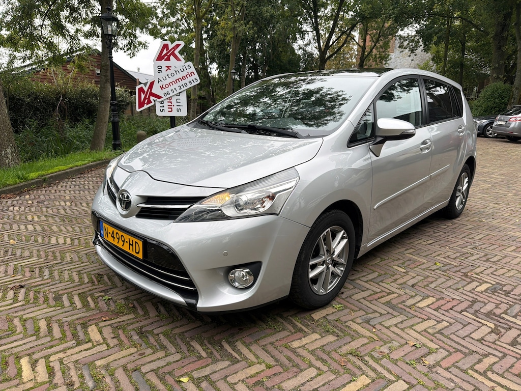 Toyota Verso 1.8 VVT-i Aspiration. Wij zijn altijd de goedkoopste met de beste Vakgarage BOVAG service.