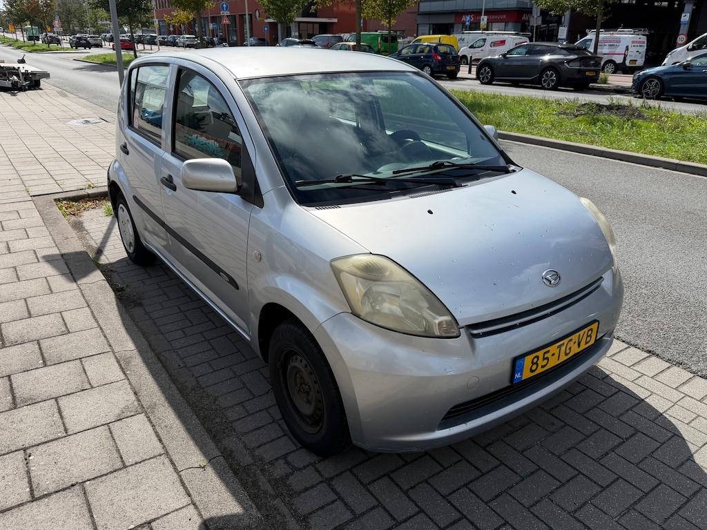 Daihatsu Sirion 2 1.0-12V Trend Nieuwe Apk Rijdt Goed mag Poetsbeurt Krijgen