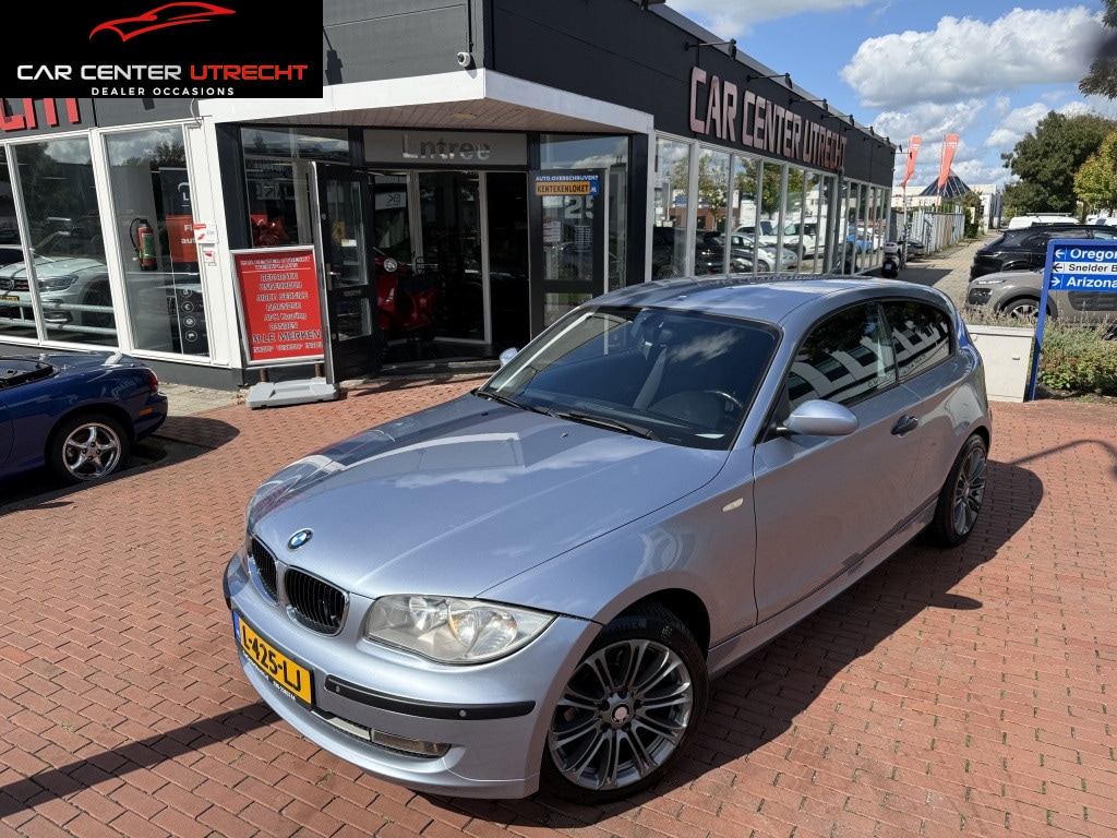 BMW 1-Serie 116i airco 6 versn navigatie 174dkm