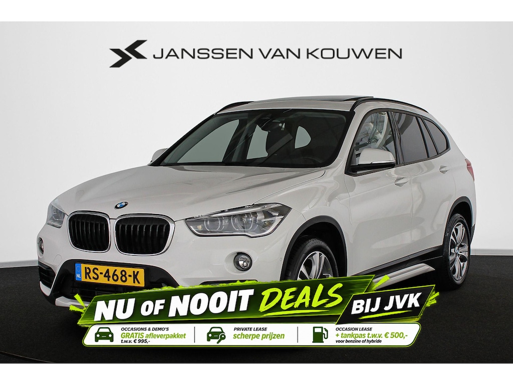 BMW X1 sDrive18i Executive Sport Line Panoramadak Trekhaak Groot Navi Stoelverwarming