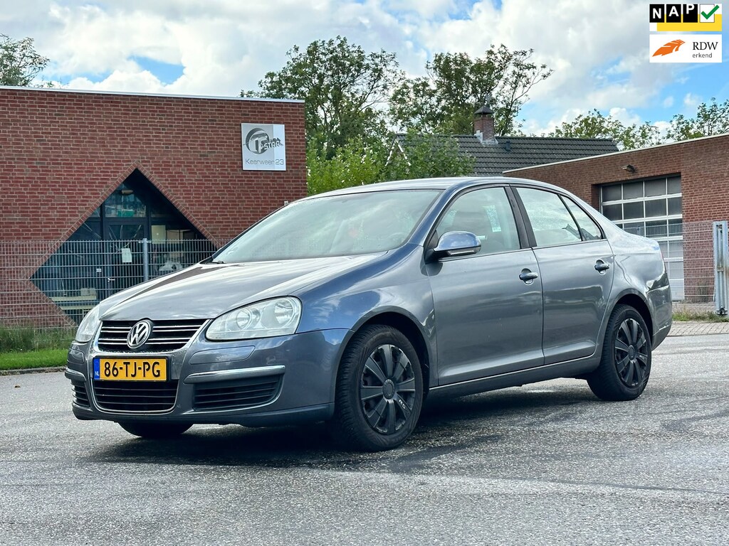Volkswagen Jetta 1.6 FSI Trendline Achteruit camera*Navigatie*Cruise*Trekhaak*Airco*