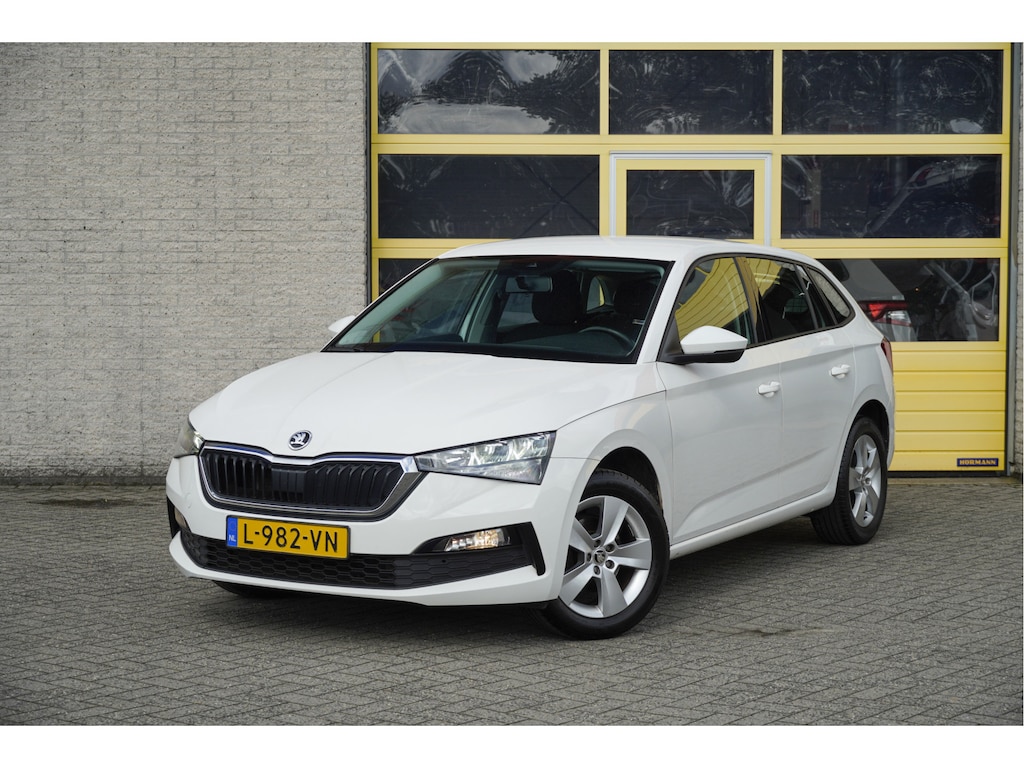 Skoda Scala 1.0 TSI 5drs Ambition BJ2021 Lmv 16" | Led | Pdc | Trekhaak | App-Connect | Airco | Cruise control | Getint glas