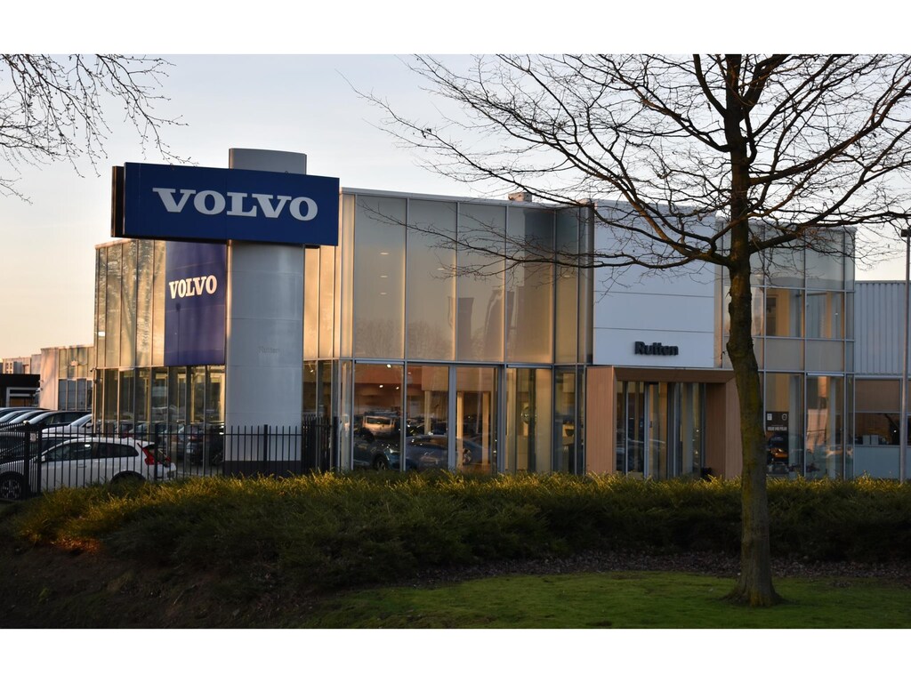 Volvo XC40 T4 190PK Automaat AWD Inscription Apple carplay / Adaptieve cruise control / BLIS / Stoelverwarming / Elektrische stoelen / Trekhaak / Parkeersensoren met camera / Leder interieur / Elektrische achterklep /