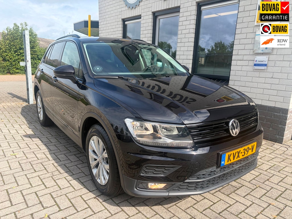 Volkswagen Tiguan 1.5 TSI ACT Comfortline Business / Add. Cruise / Carplay / Camera / PDC / Stuur en stoelverw. / Digitaal display