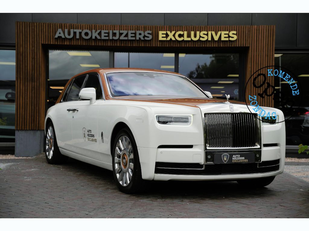 Rolls-Royce Phantom 6.7 V12 Starlight Headliner Rear Theatre Individual Rear Seats 22-Inch Polished Wheels