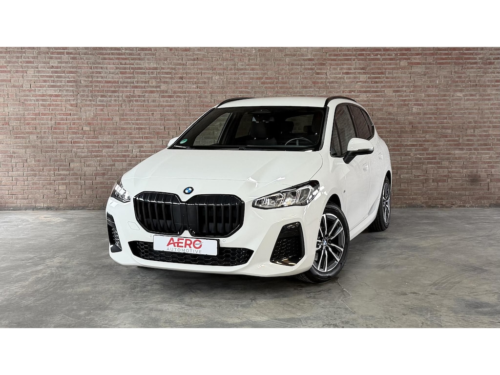 BMW 2-Serie Active Tourer 220i Camera / Navi / CarPlay / DAB