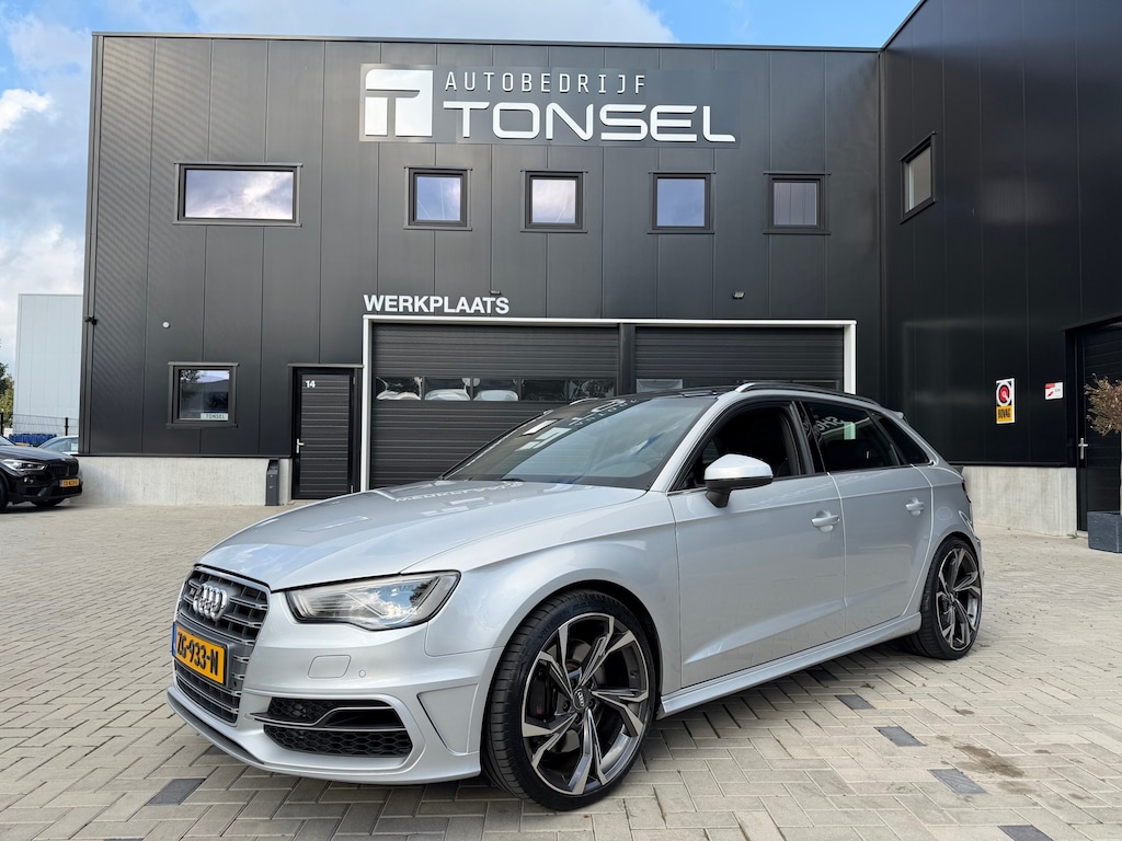 Audi A3 Sportback 2.0 TFSI S3 Quattro 300PK / Panorama / Eventuri / 19" Inch LMV