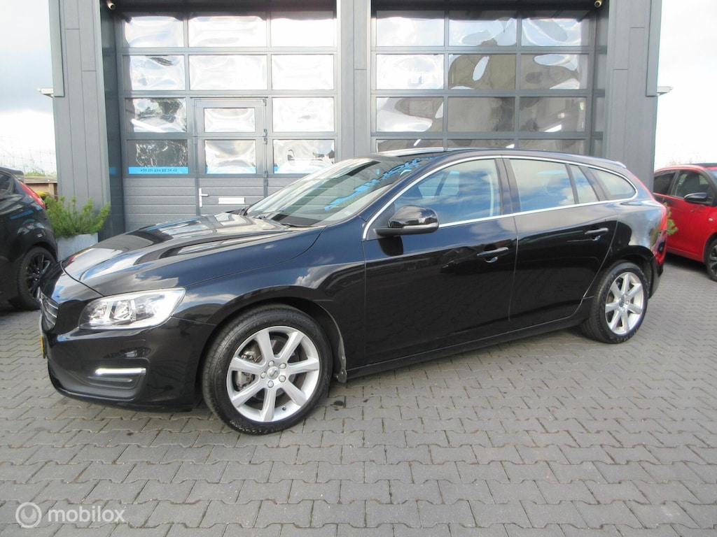 Volvo V60 1.5 T2 Polar+ 103dkm! Automaat Cruise Trekhaak Navigatie Led Stoelverwarming